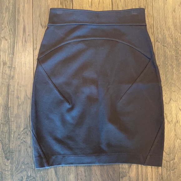 Aritzia Talula Zip Up Pencil Skirt - Picture 2 of 2